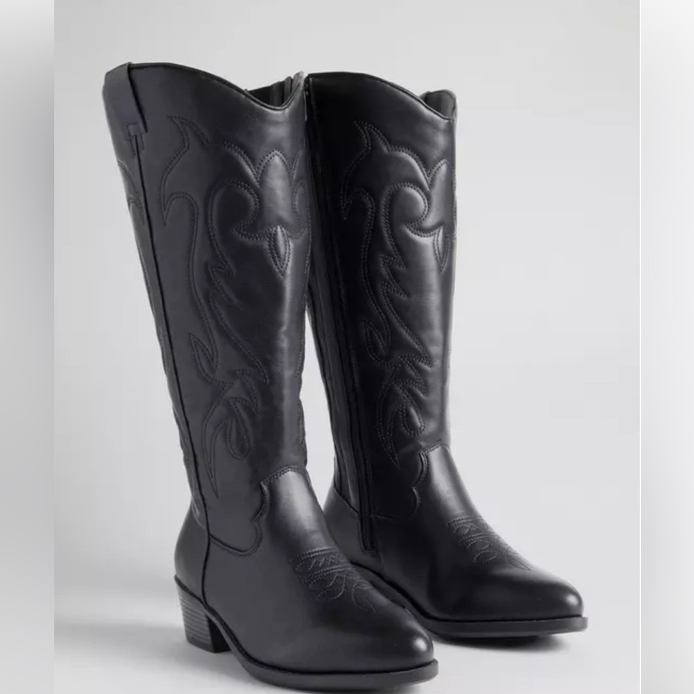Torrid size 10 western boot, wide width, wide calf shaft, BNWT